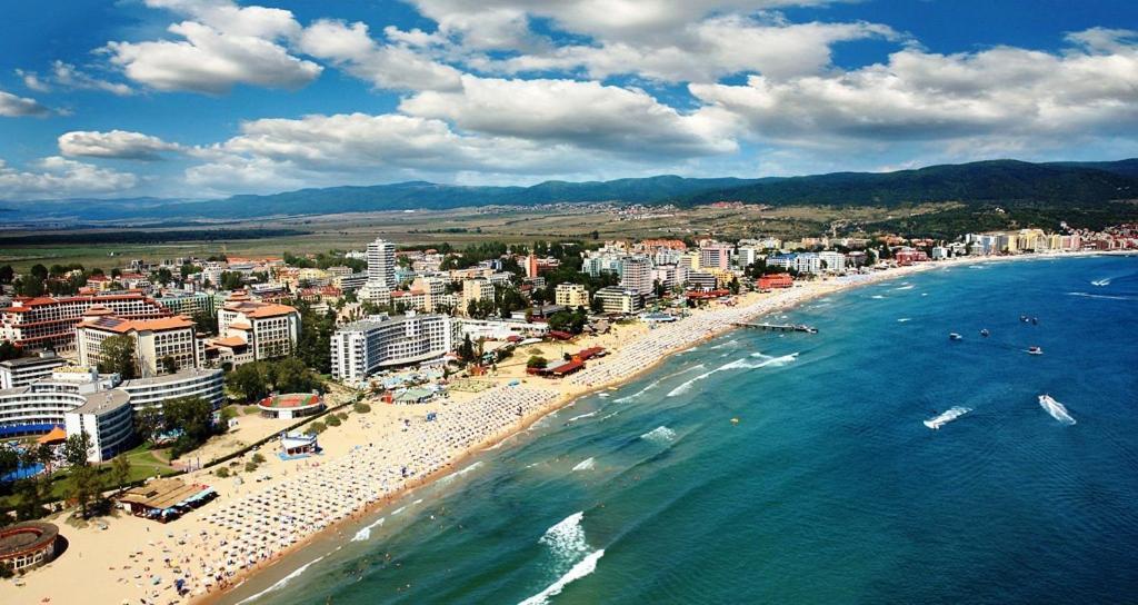 Royal Sun Holiday Apartments Солнечный берег Экстерьер фото