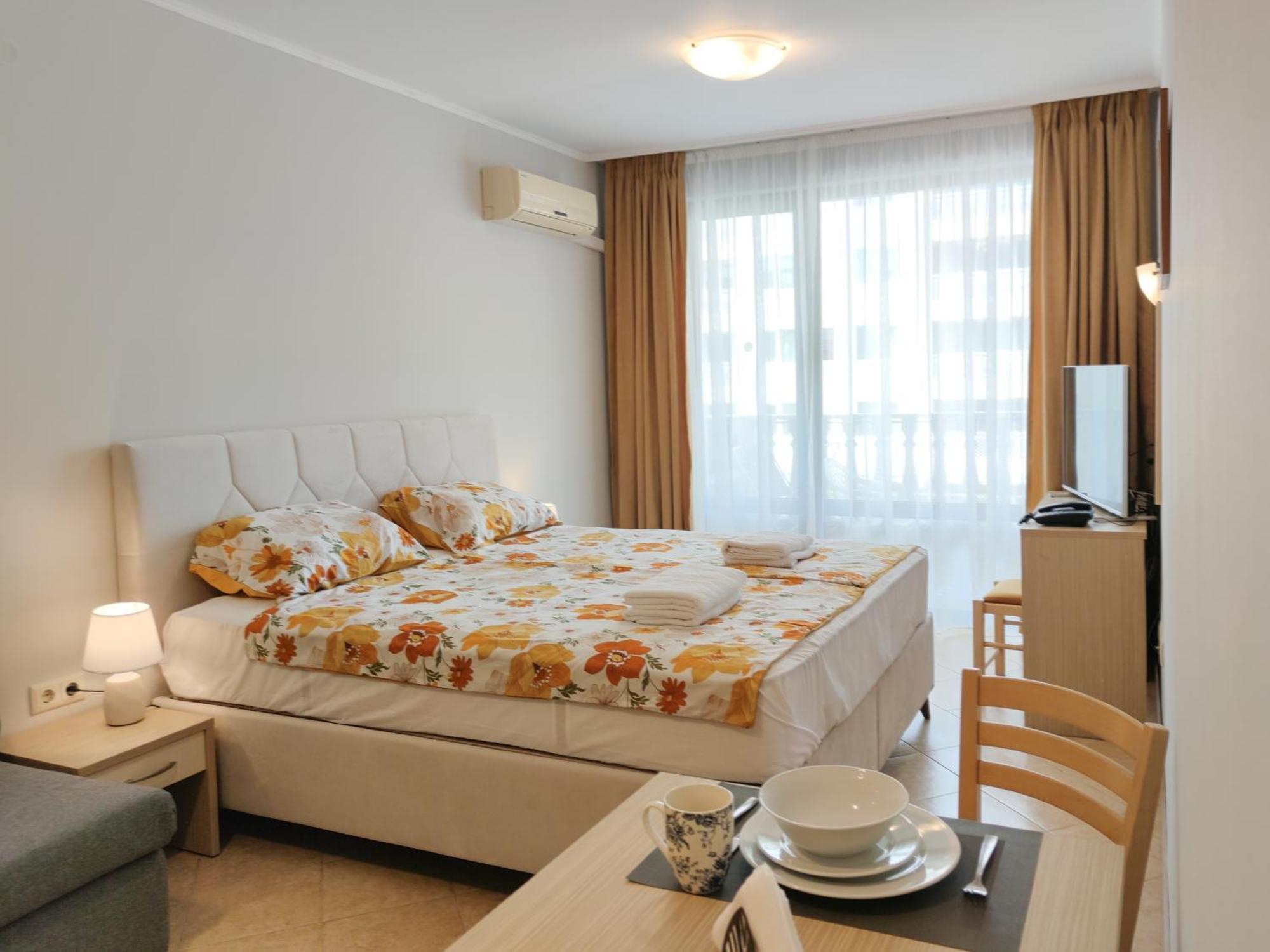 Royal Sun Holiday Apartments Солнечный берег Экстерьер фото